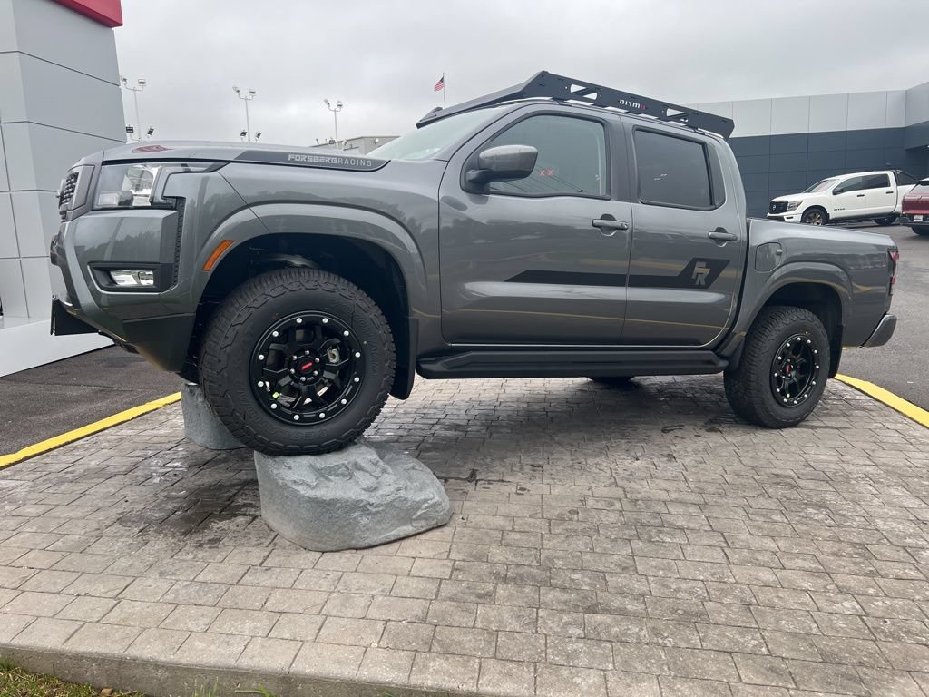 New 2025 Nissan Frontier SV w/ SV Convenience Package AWD/4WD image 2