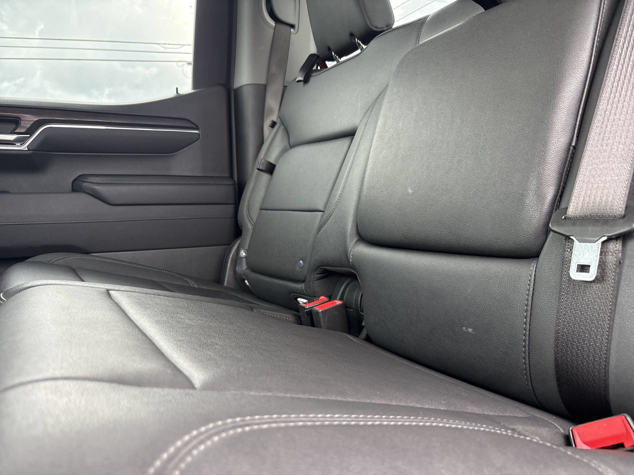 Used 2025 GMC Sierra 1500 SLT RWD image 15
