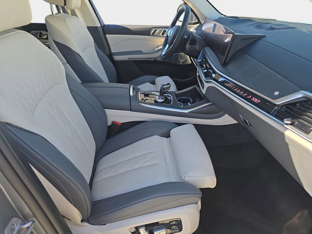 Used 2026 BMW ALPINA XB7 ALPINA XB7 image 12