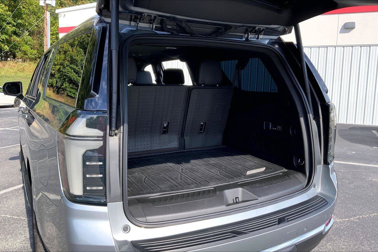 Used 2026 Chevrolet Suburban LT w/ Comfort Package AWD/4WD image 27