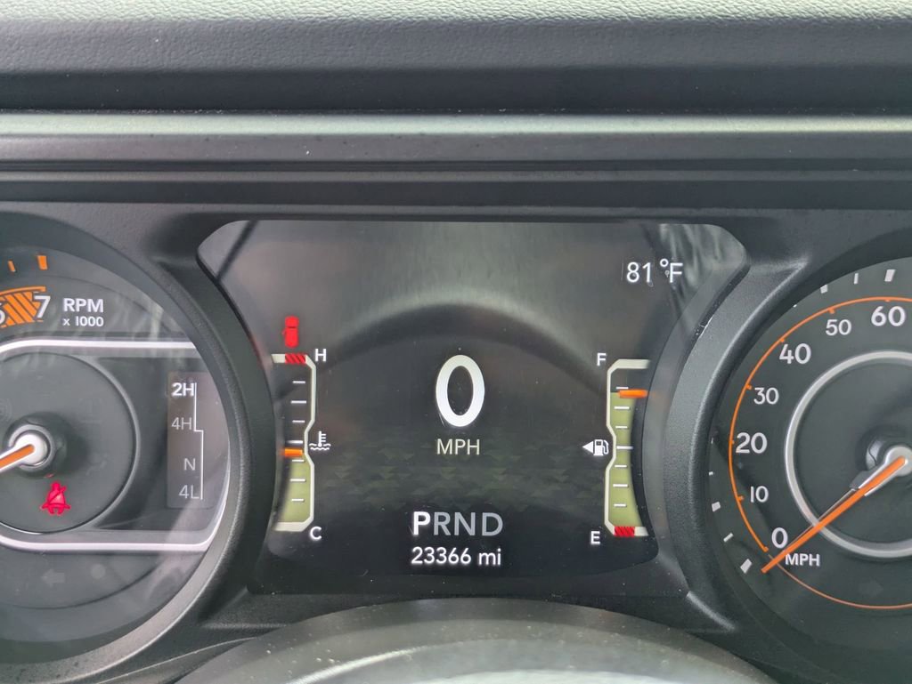 Used 2025 Jeep Wrangler Unlimited Rubicon AWD/4WD image 16