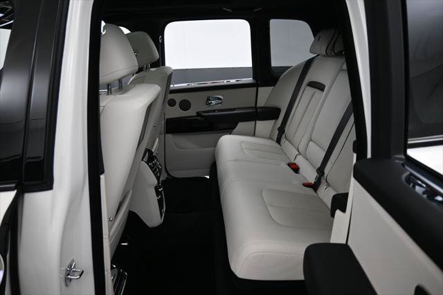 Certified 2022 Rolls-Royce Cullinan w/ Dark Exterior Package AWD/4WD image 26