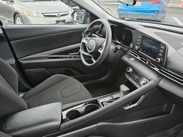 Used 2023 Hyundai Elantra Blue image 9