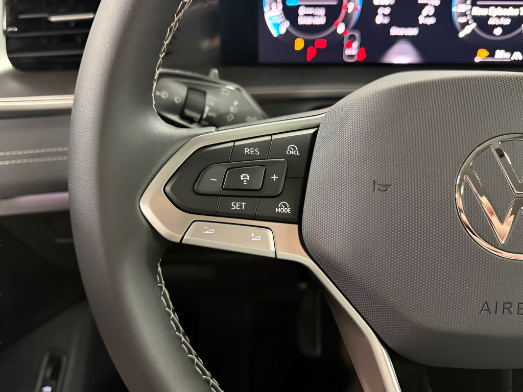 New 2026 Volkswagen Tiguan SE AWD/4WD image 12
