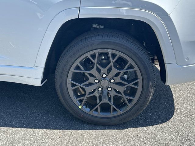 New 2026 Jeep Grand Cherokee Summit image 21
