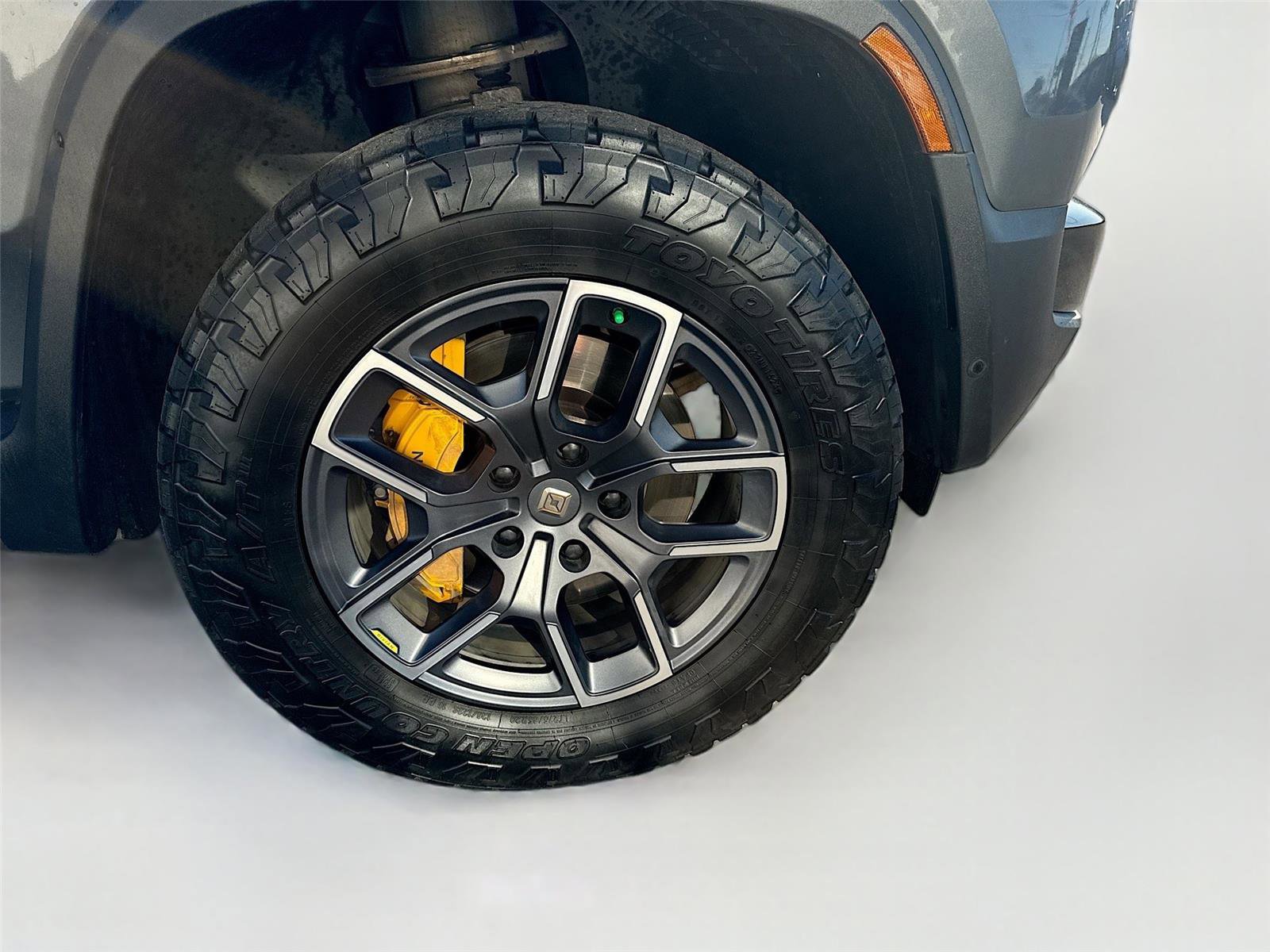 Used 2022 Rivian R1T Launch Edition image 39