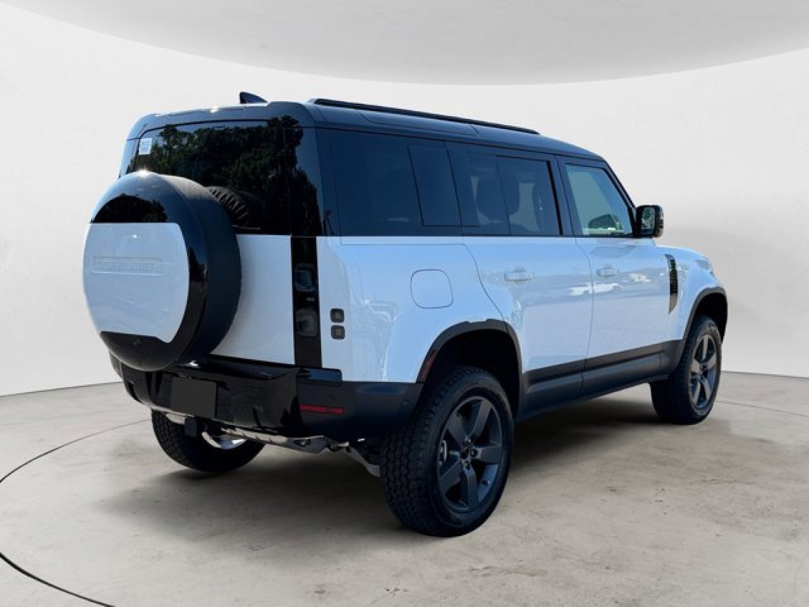 New 2026 Land Rover Defender 110 S AWD/4WD image 4