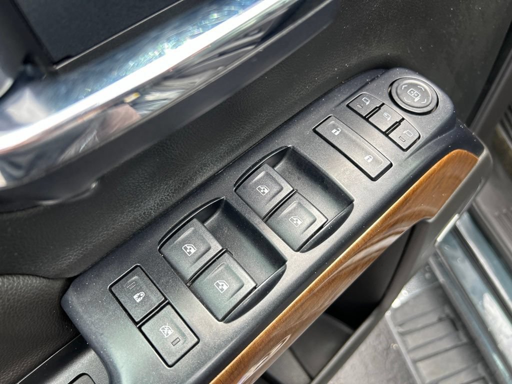 Used 2018 Chevrolet Silverado 1500 LTZ w/ Sport Package AWD/4WD image 17