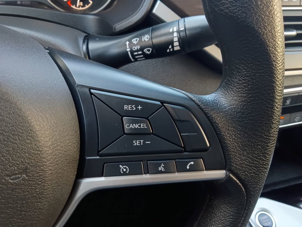 Used 2024 Nissan Altima 2.5 SV FWD image 25