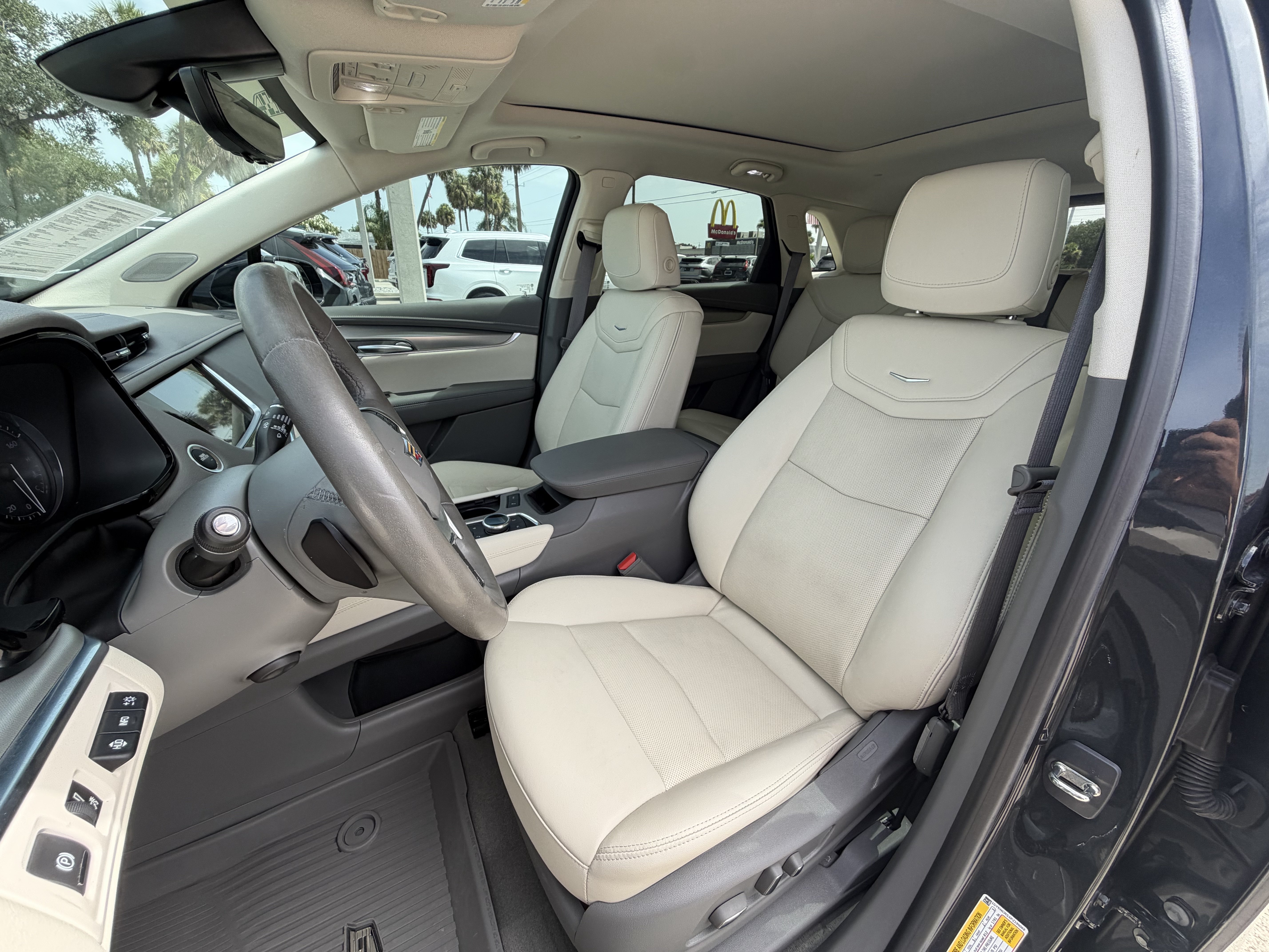 Certified 2023 Cadillac XT5 Premium Luxury w/ Technology Package FWD image 15