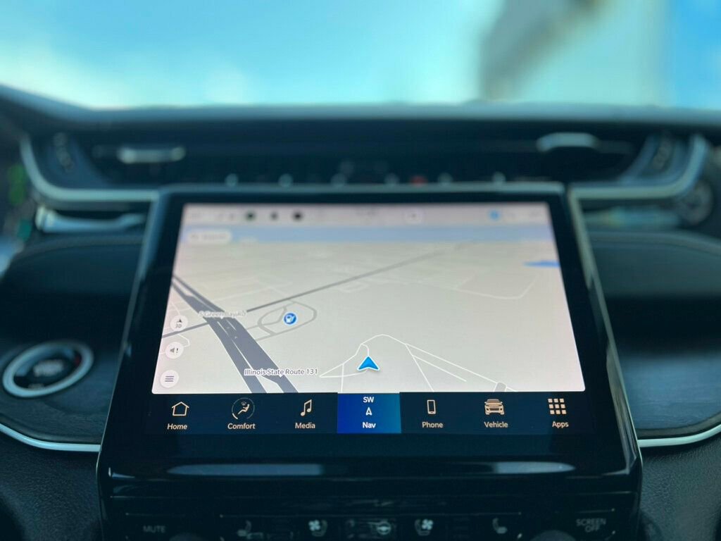 Used 2022 Jeep Grand Cherokee Limited 4xe w/ Luxury Tech Group II image 26