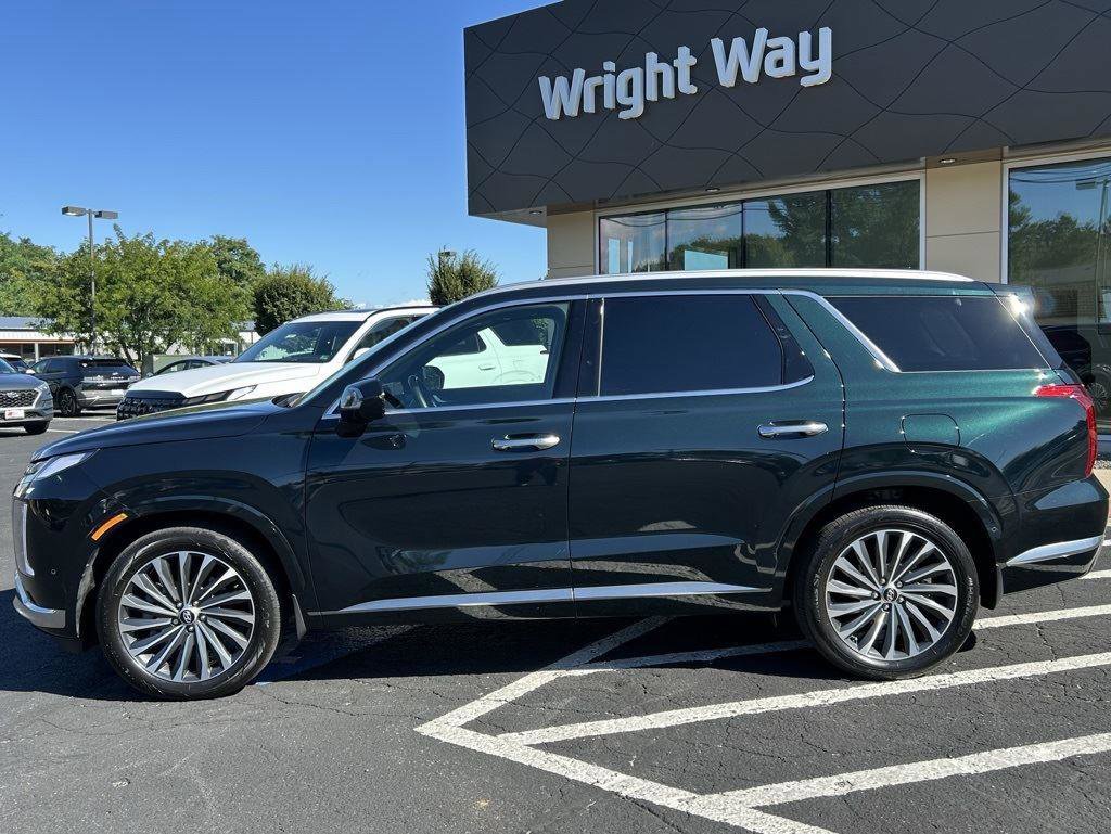 Used 2025 Hyundai Palisade Calligraphy image 3
