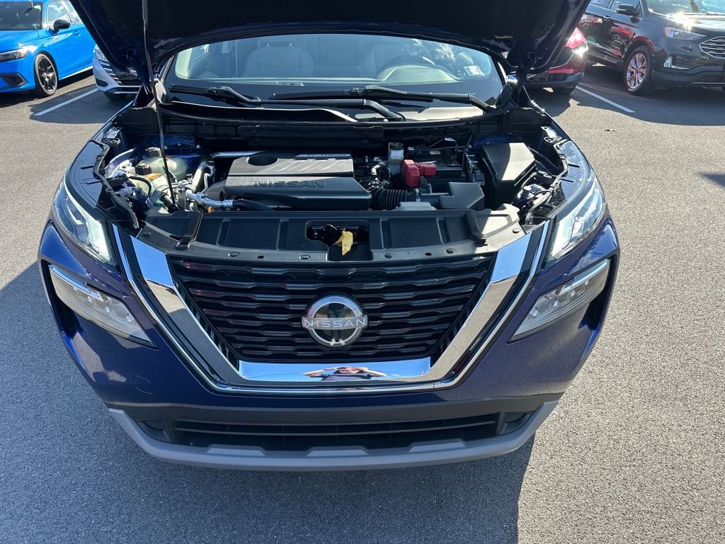 Used 2023 Nissan Rogue SV image 10