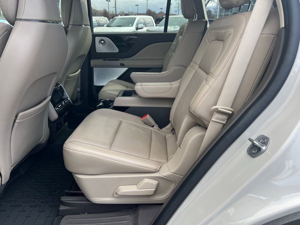 Used 2020 Lincoln Aviator Reserve w/ Equipment Group 202A image 23