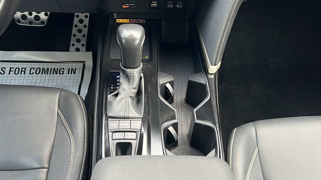 Used 2025 Toyota Camry SE FWD image 14