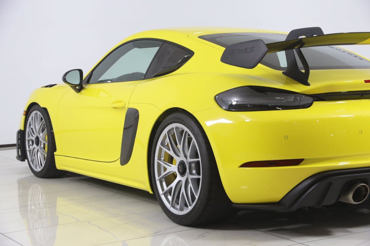 Used 2025 Porsche 718 Cayman GT4 RS w/ Weissach Package RWD image 32