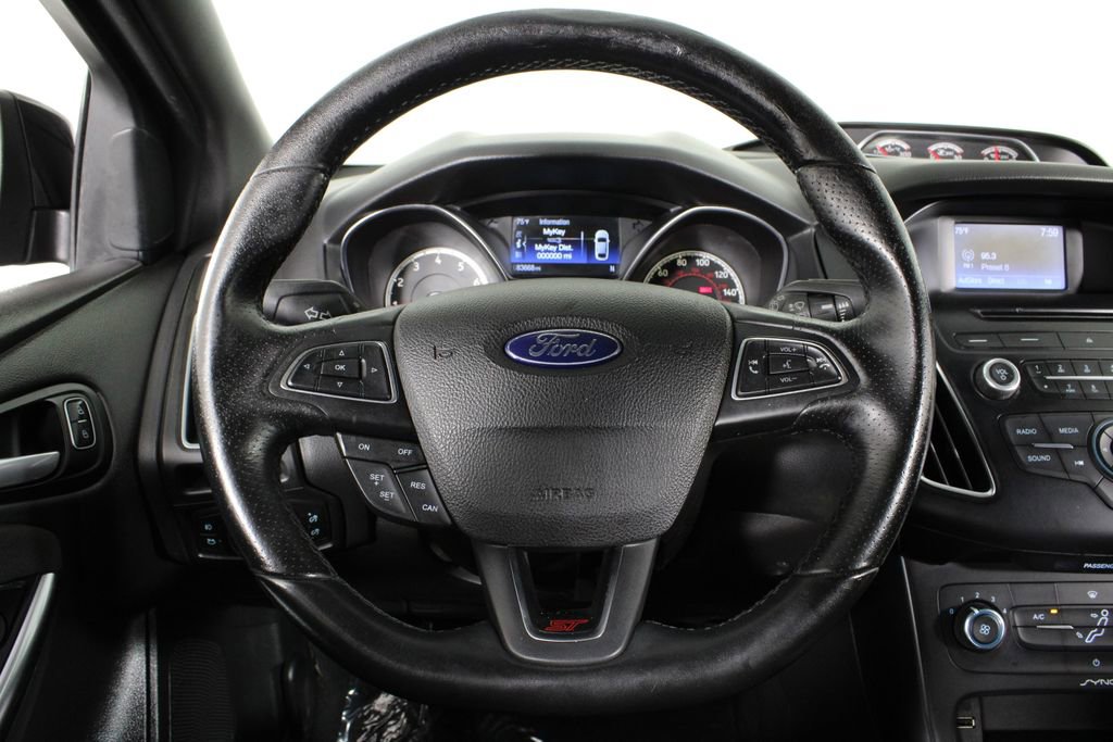 Used 2015 Ford Focus ST image 26