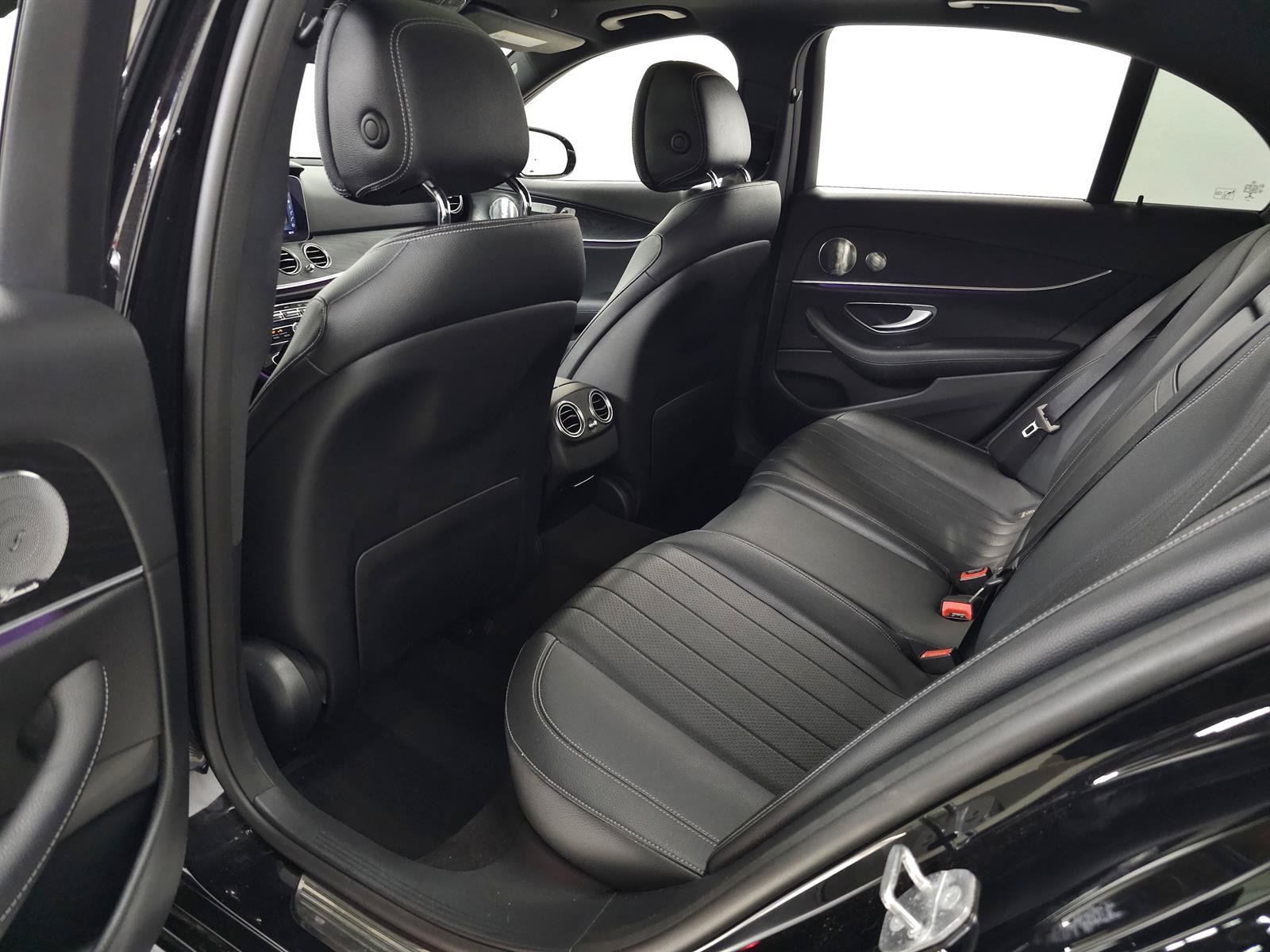 Used 2017 Mercedes-Benz E 300 4MATIC image 32