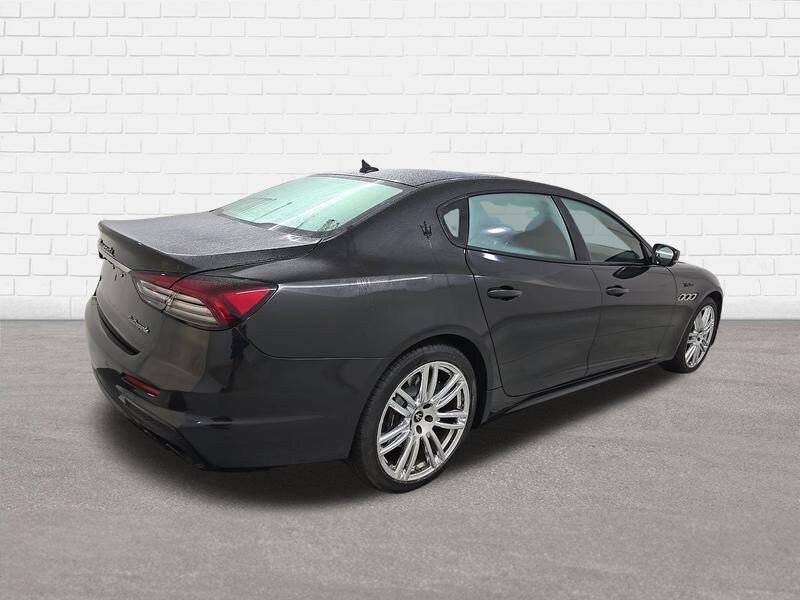 Used 2022 Maserati Quattroporte Modena Q4 AWD/4WD image 6