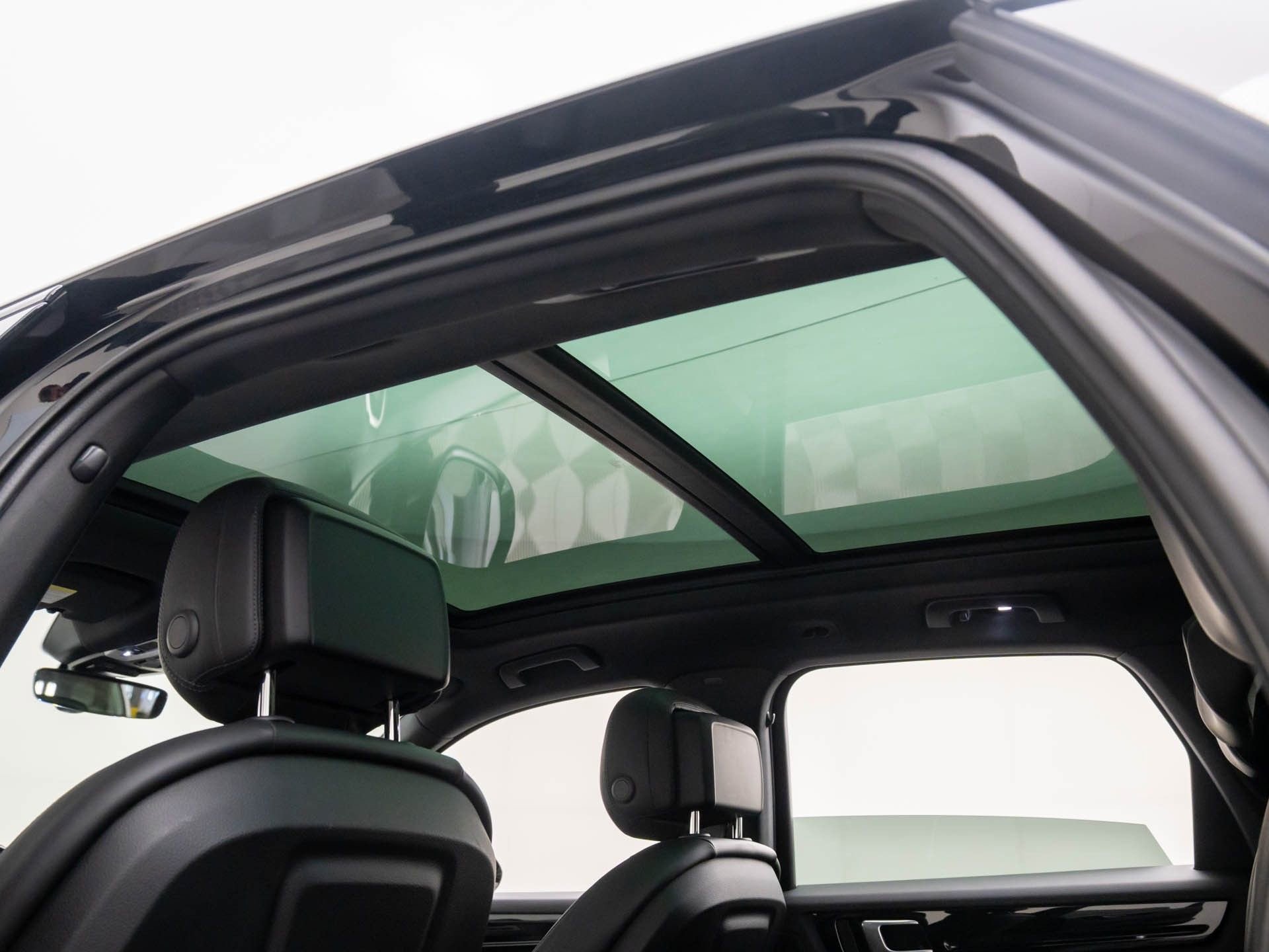 Certified 2022 Porsche Cayenne image 17