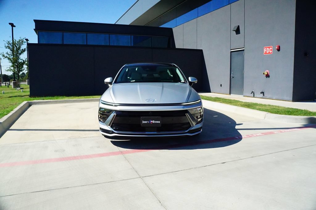 New 2026 Hyundai Sonata Limited FWD image 2