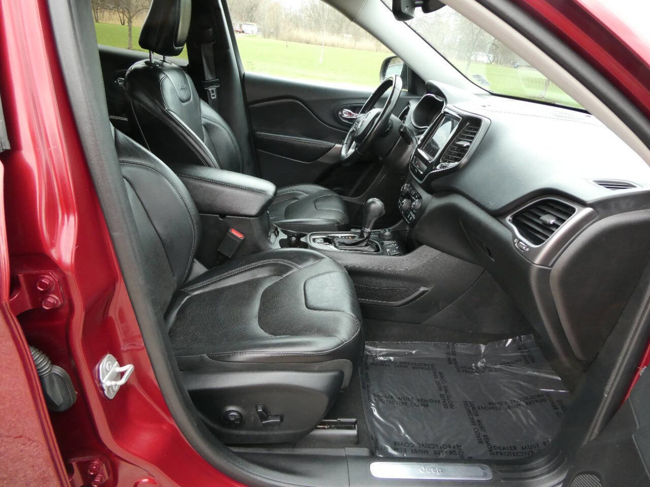 Used 2019 Jeep Cherokee Limited image 26