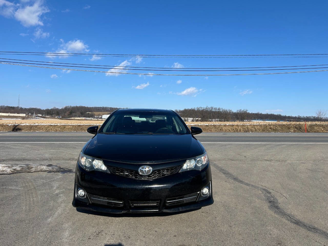 Used 2014 Toyota Camry SE w/ Moonroof Package FWD image 5