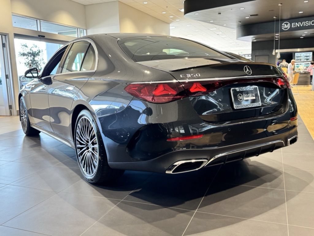 Used 2025 Mercedes-Benz E 350 Sedan image 8