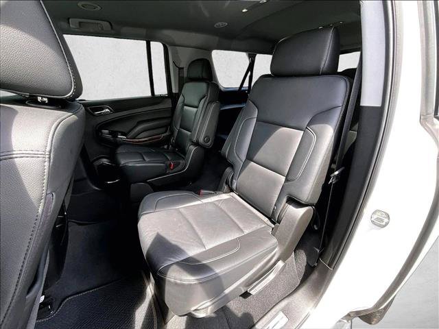 Used 2020 Chevrolet Suburban LT w/ RST Edition RWD image 28