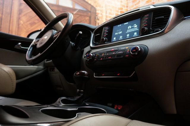 Used 2018 Kia Sorento EX AWD/4WD image 51