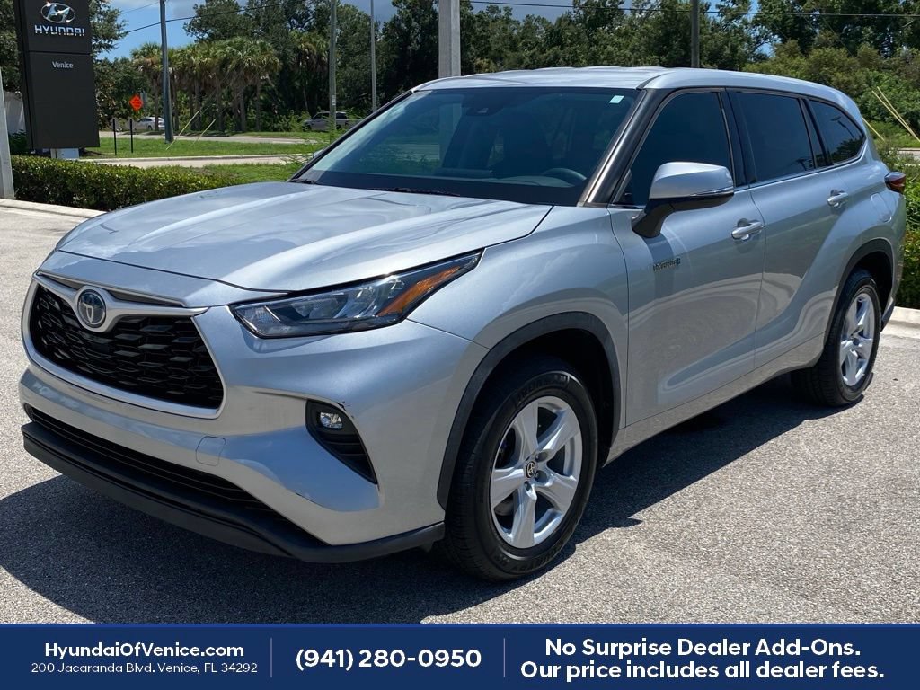 Used 2020 Toyota Highlander LE FWD image 9
