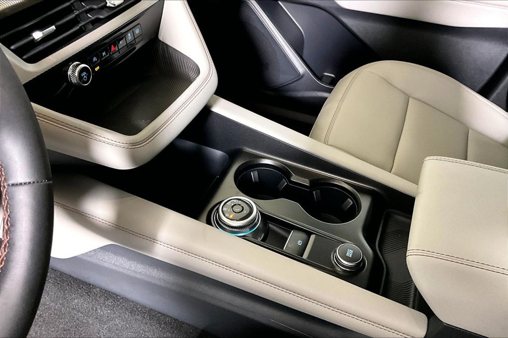 New 2026 Ford Explorer Active w/ Active Comfort Package RWD image 8