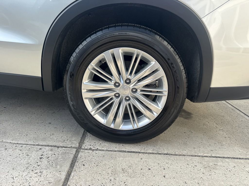 New 2025 Mitsubishi Outlander ES AWD/4WD image 4