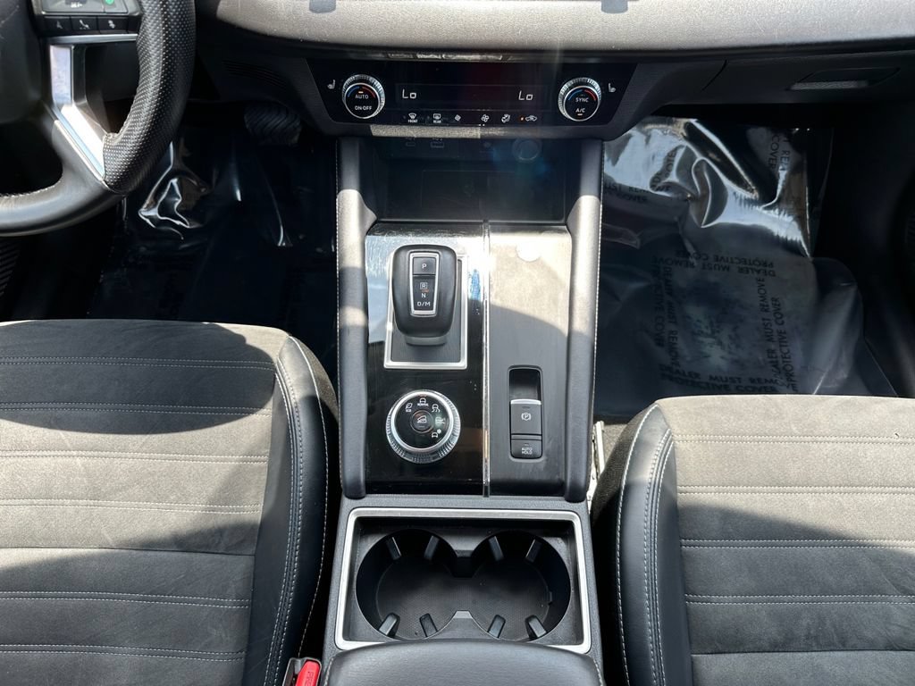 Used 2024 Mitsubishi Outlander SE FWD image 11