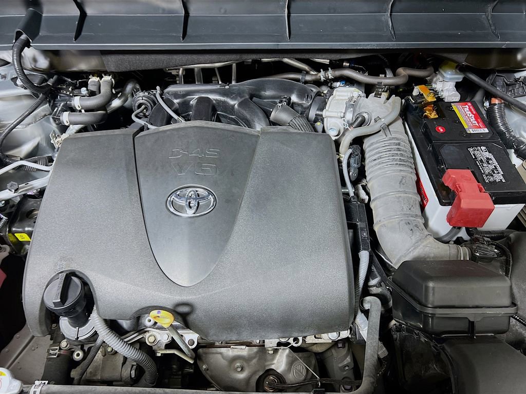 Used 2022 Toyota Highlander XLE AWD/4WD image 28