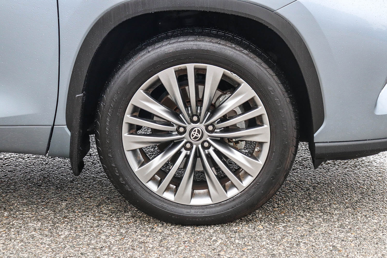 Used 2021 Toyota Highlander Platinum image 12