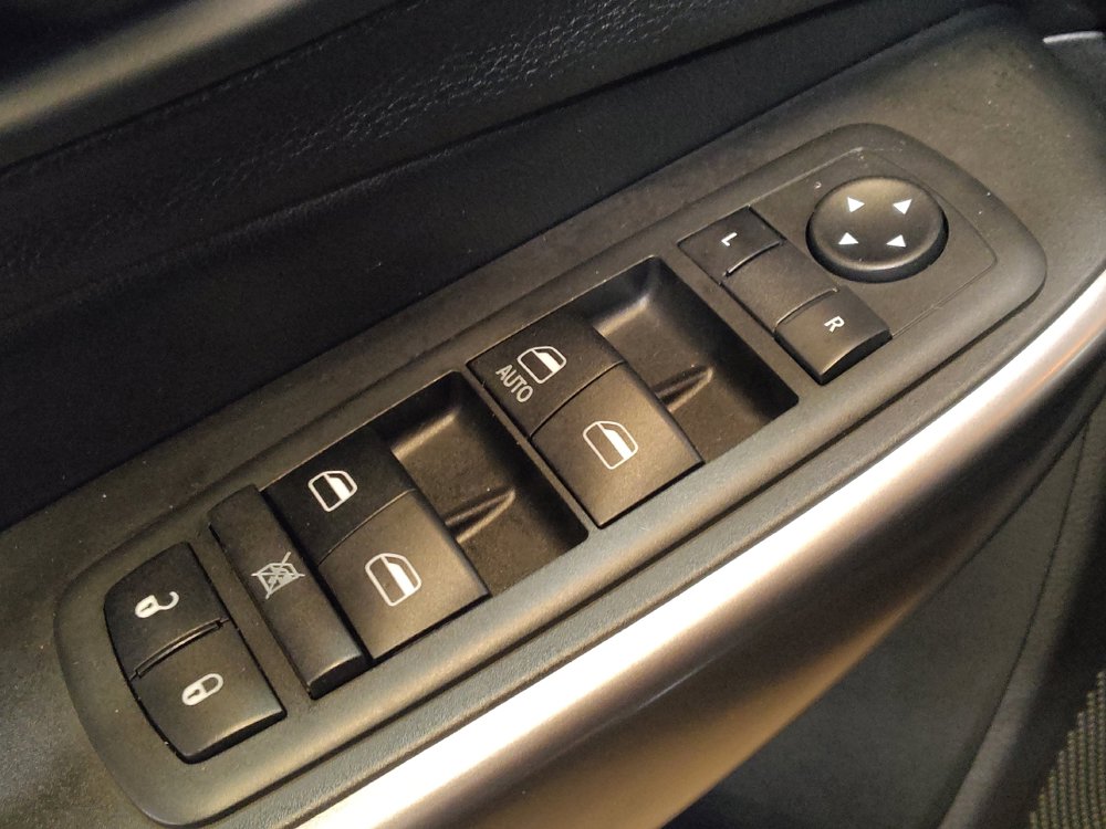 Used 2020 Jeep Cherokee Latitude FWD image 27