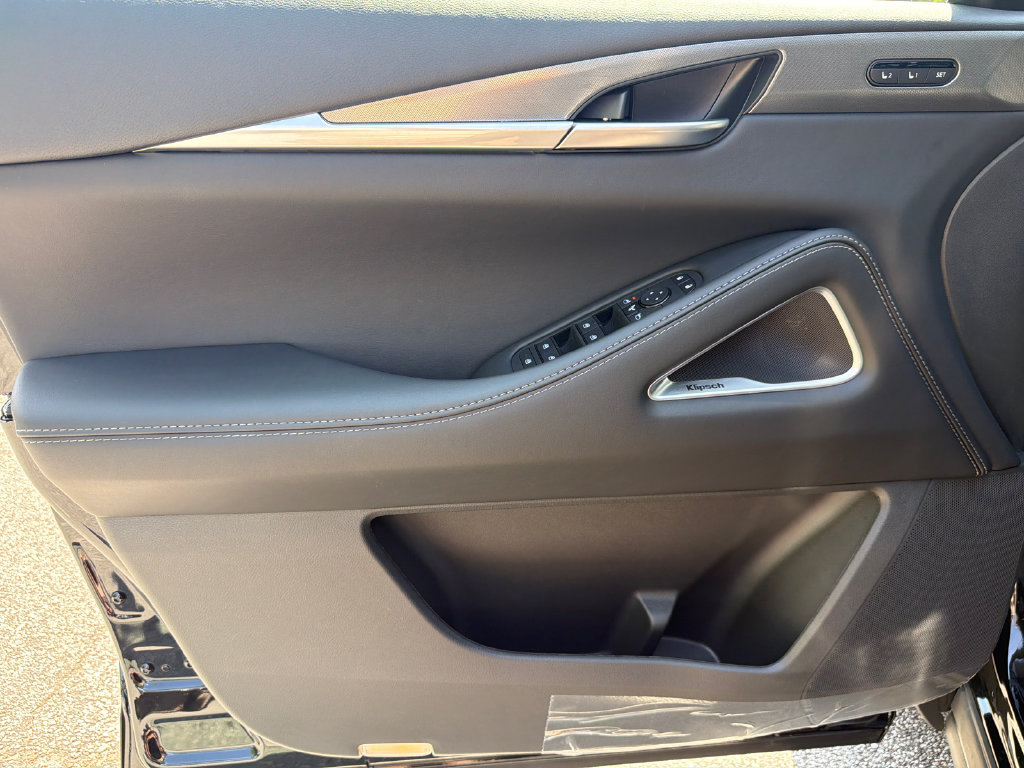 New 2027 INFINITI QX60 Luxe w/ Cargo Package FWD image 10
