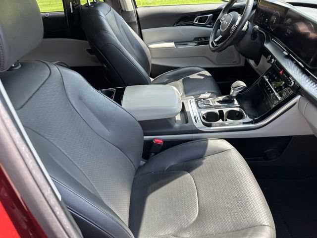 Certified 2023 Kia Carnival SX Prestige FWD image 29