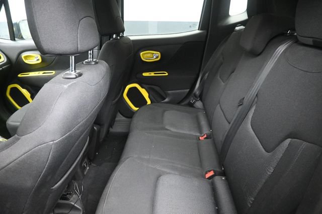 Used 2017 Jeep Renegade Latitude w/ Popular Equipment Group FWD image 19