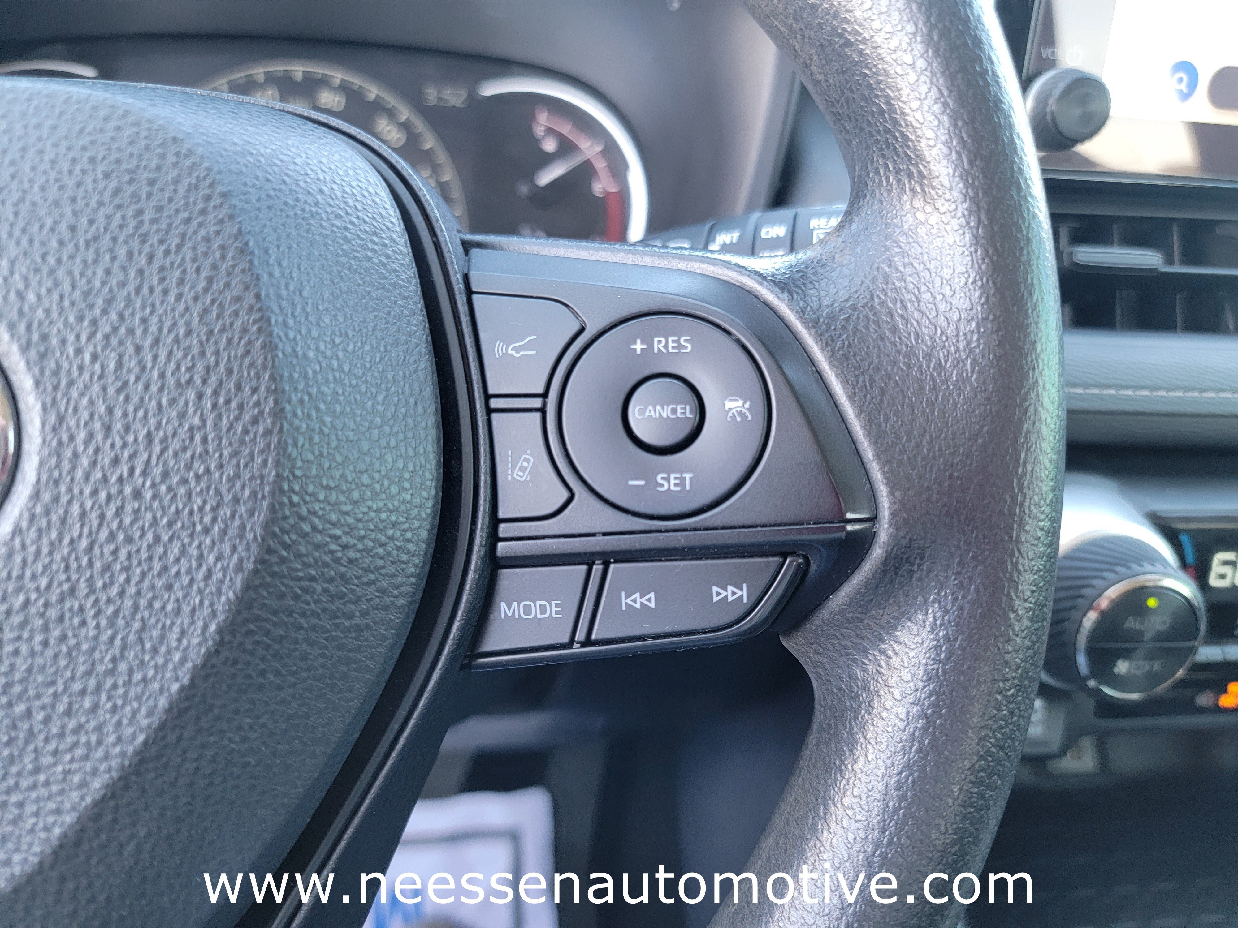 Used 2024 Toyota RAV4 XLE image 23