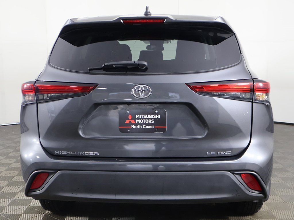 Used 2022 Toyota Highlander LE image 11