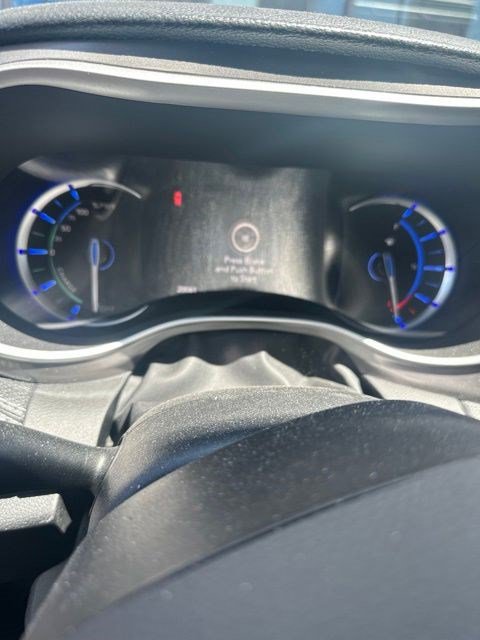 Used 2025 Chrysler Pacifica Select FWD image 5