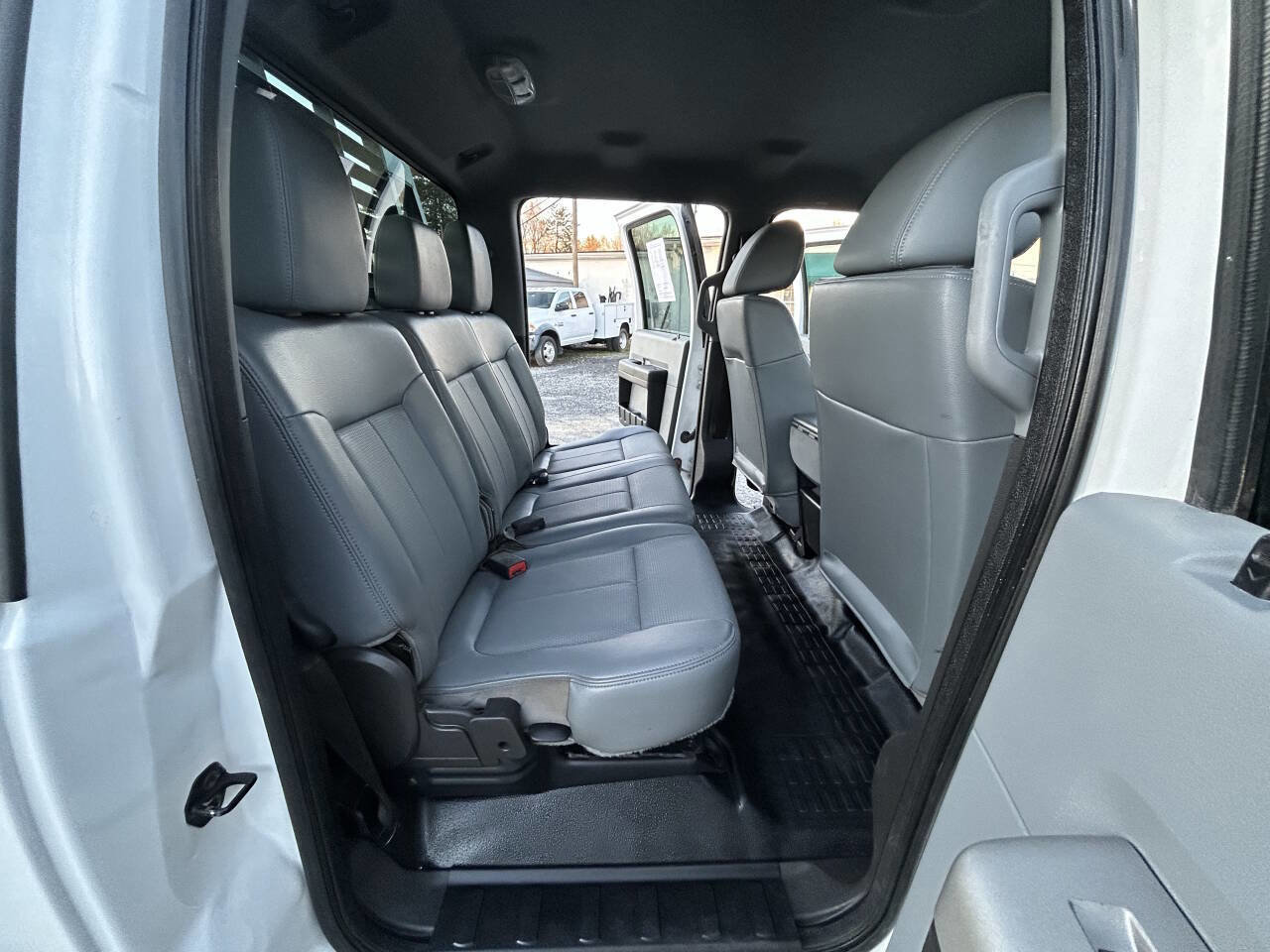 Used 2014 Ford F550 4x4 Crew Cab Super Duty image 22