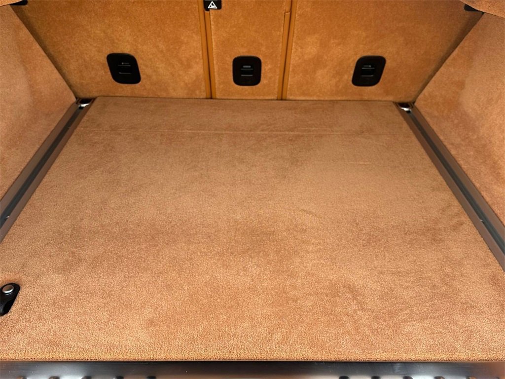 New 2026 Aston Martin DBX 707 image 27