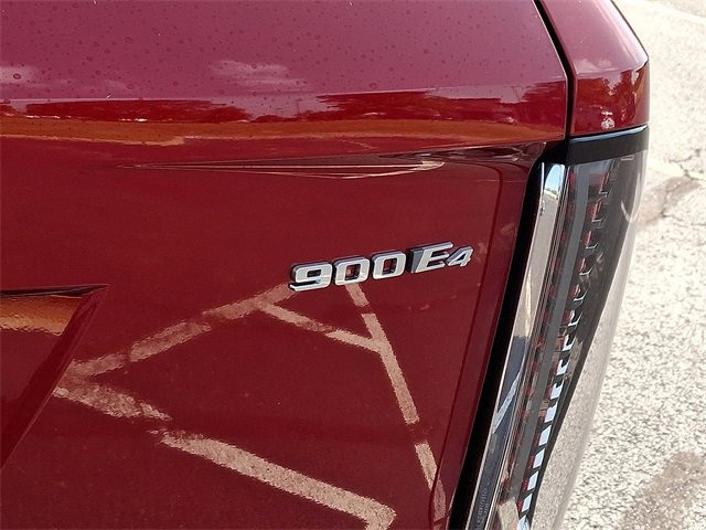 New 2026 Cadillac Vistiq Sport w/ LPO, Floor Liner Package image 13