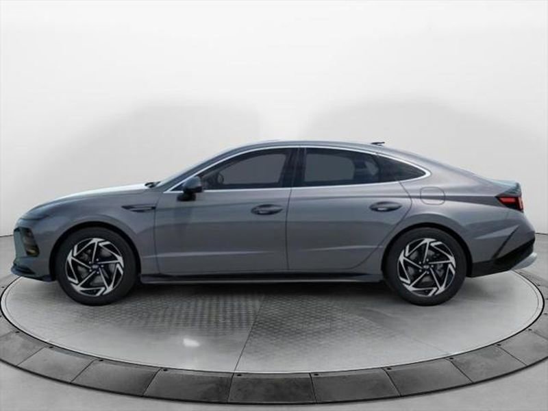 New 2026 Hyundai Sonata SEL image 3