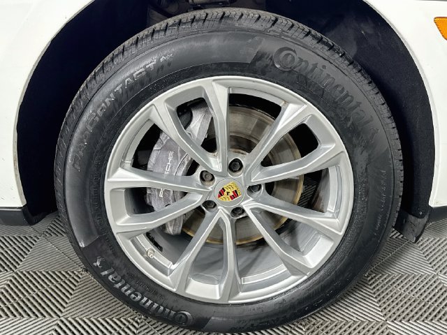 Used 2023 Porsche Macan AWD/4WD image 28