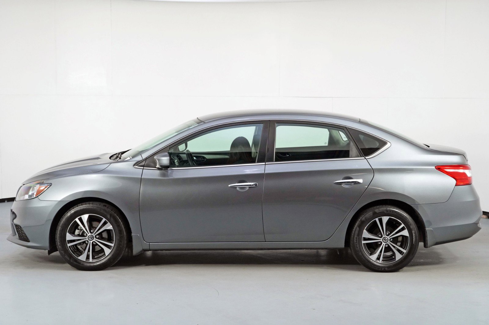 Used 2019 Nissan Sentra S image 40