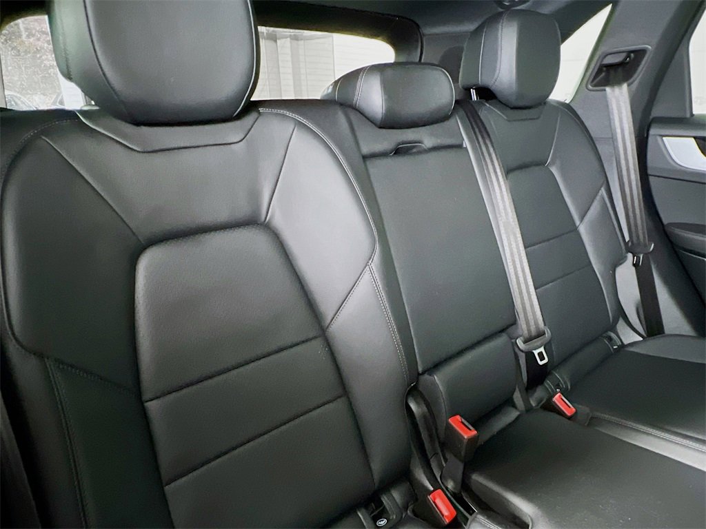 Used 2024 Porsche Cayenne image 26